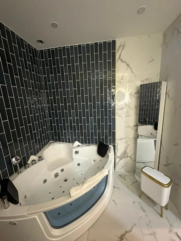 Moon - 44 Apartman Nizza