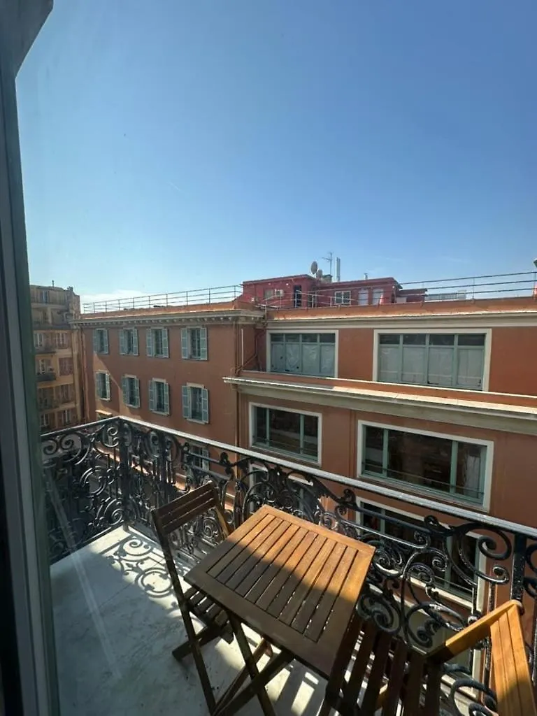 Moon - 44 Apartman Nizza